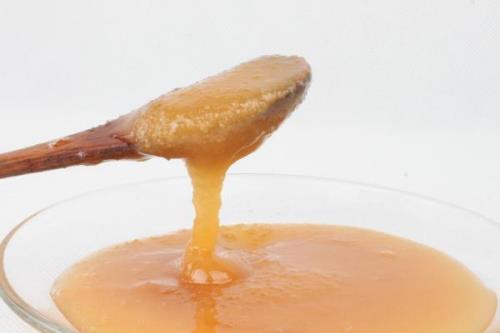 黄瓜苦瓜汁怎么做面膜，用面膜纸吸收汁液后可敷在脸上