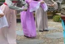 七夕节有什么活动 拜织女、送巧人、吃巧果等活动均在这天进行